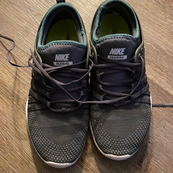 Nike trainers size 5 - Picture 1 of 4